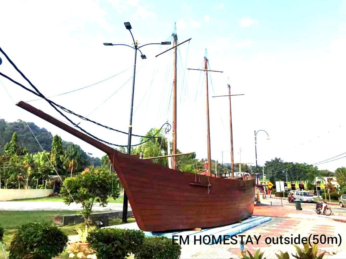 Em Homestay Pekan Pangkor Eksteriør bilde