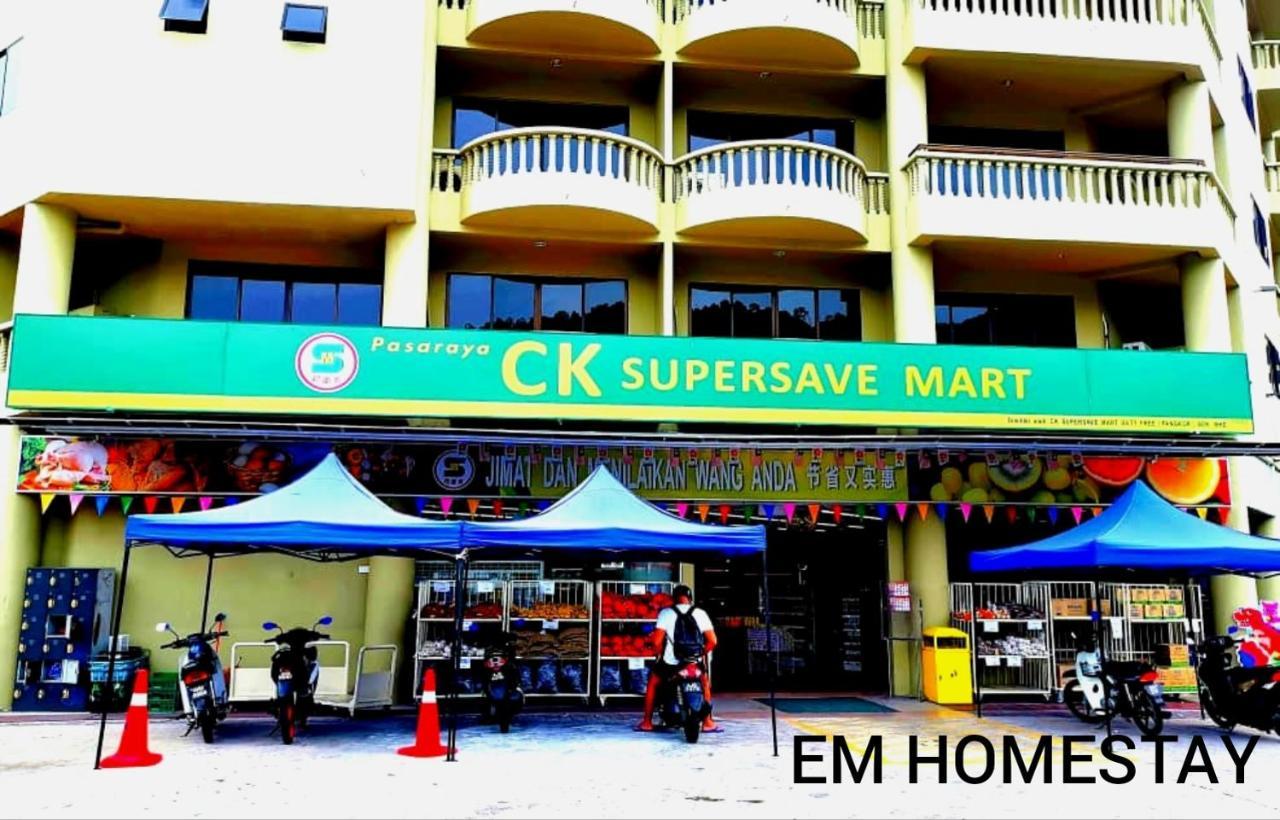 Em Homestay Pekan Pangkor Eksteriør bilde