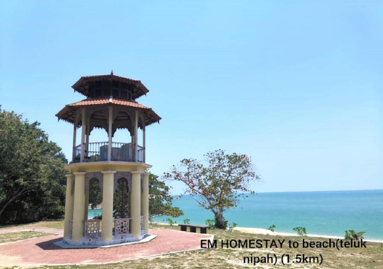 Em Homestay Pekan Pangkor Eksteriør bilde
