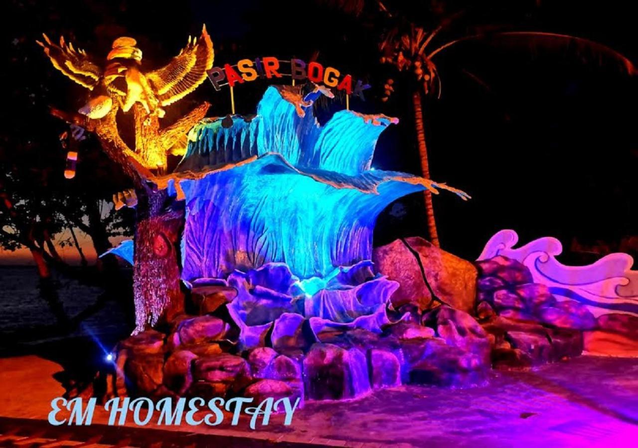Em Homestay Pekan Pangkor Eksteriør bilde